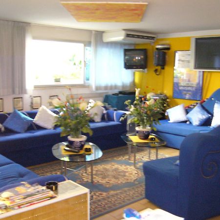Hotel Giumer Ρίμινι Εξωτερικό φωτογραφία