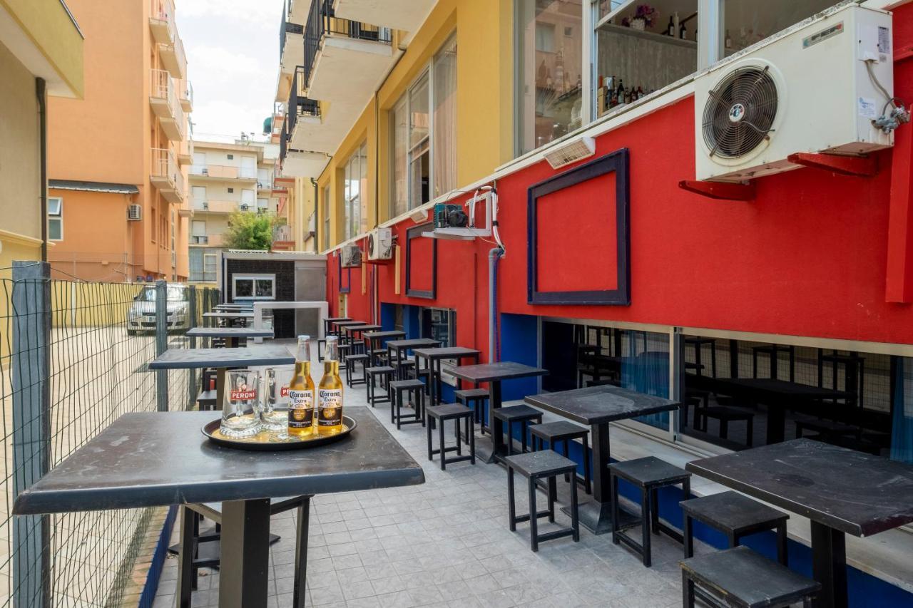 Hotel Giumer Ρίμινι Εξωτερικό φωτογραφία