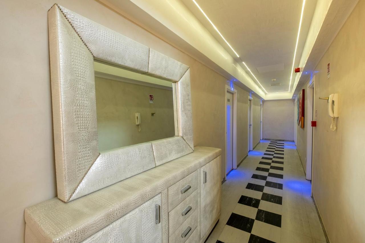 Hotel Giumer Ρίμινι Εξωτερικό φωτογραφία