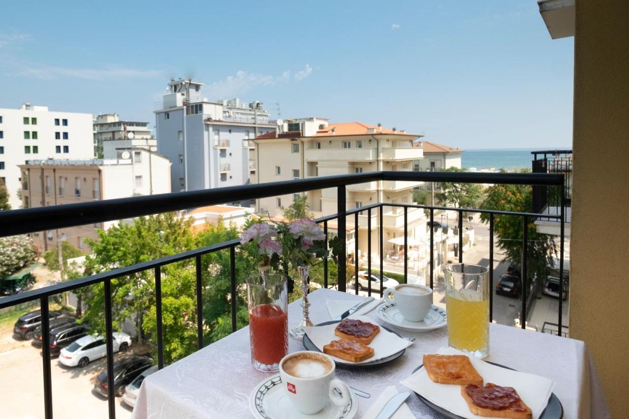 Hotel Giumer Ρίμινι Εξωτερικό φωτογραφία