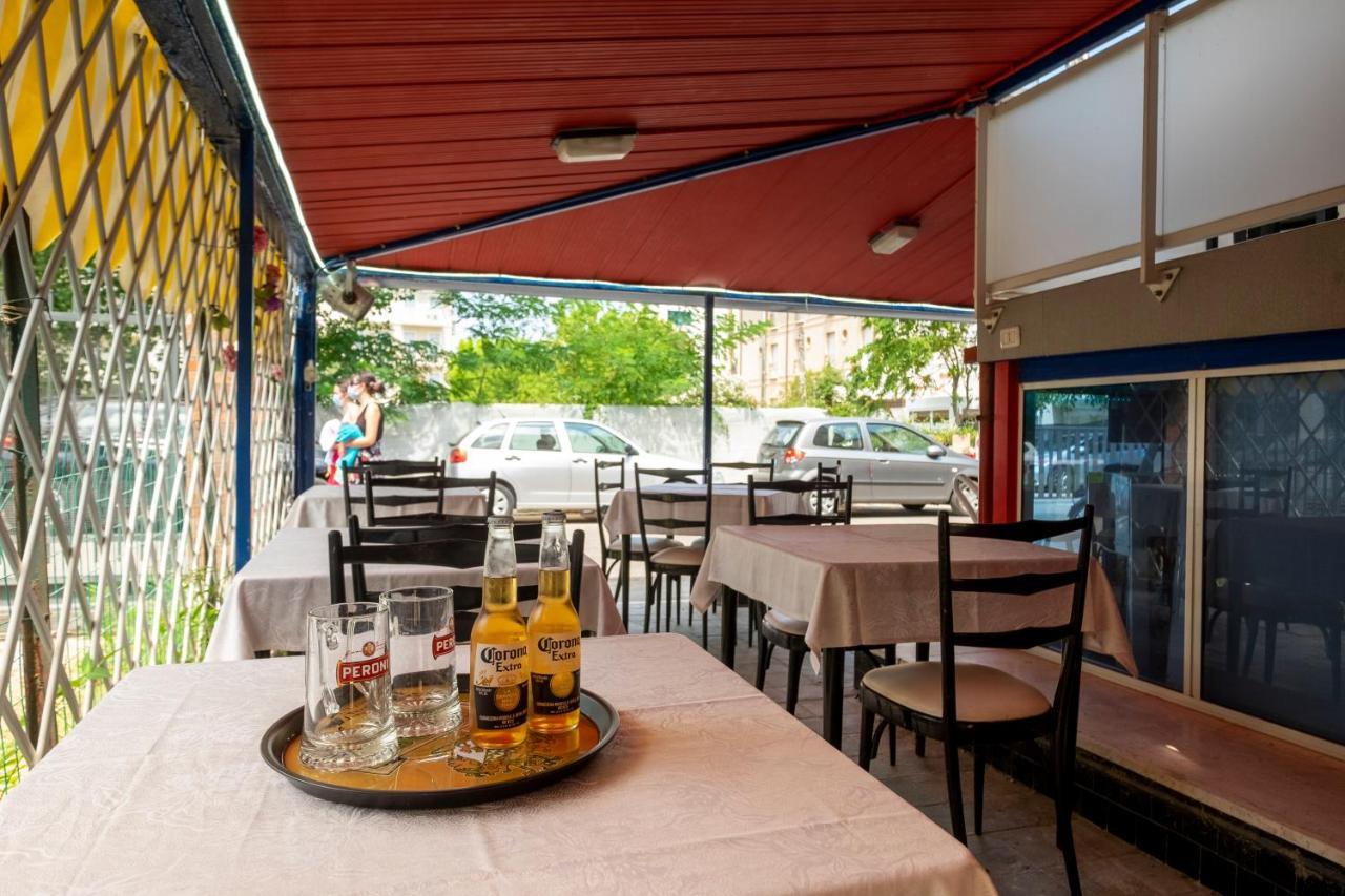 Hotel Giumer Ρίμινι Εξωτερικό φωτογραφία