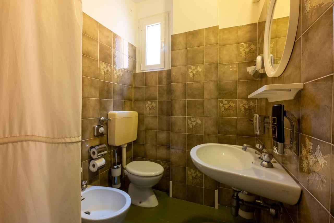 Hotel Giumer Ρίμινι Εξωτερικό φωτογραφία