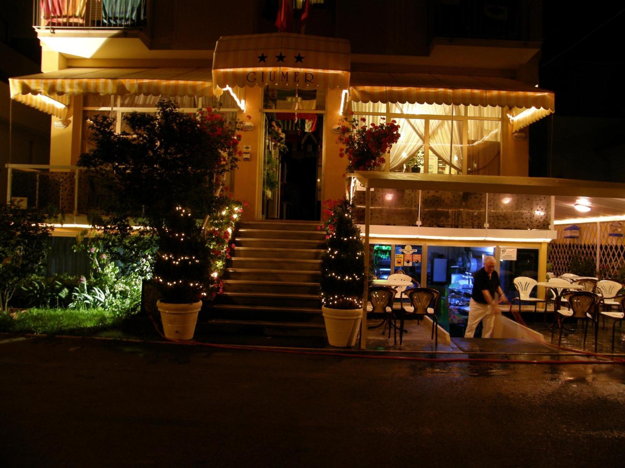 Hotel Giumer Ρίμινι Εξωτερικό φωτογραφία